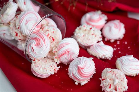 Peppermint Meringue Kisses